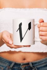 V Harfli Özel Tasarım Kupa