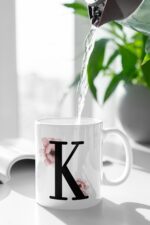 K Harfi Pembe Çiçek Baskılı Kupa Beyaz