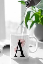 A Harfi Pembe Çiçek Baskılı Kupa Beyaz